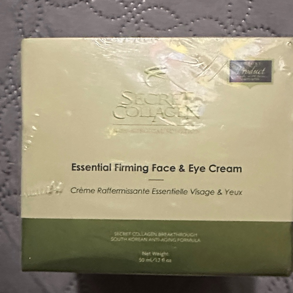Essential Firming Face & Eye Cream - Cream/Green